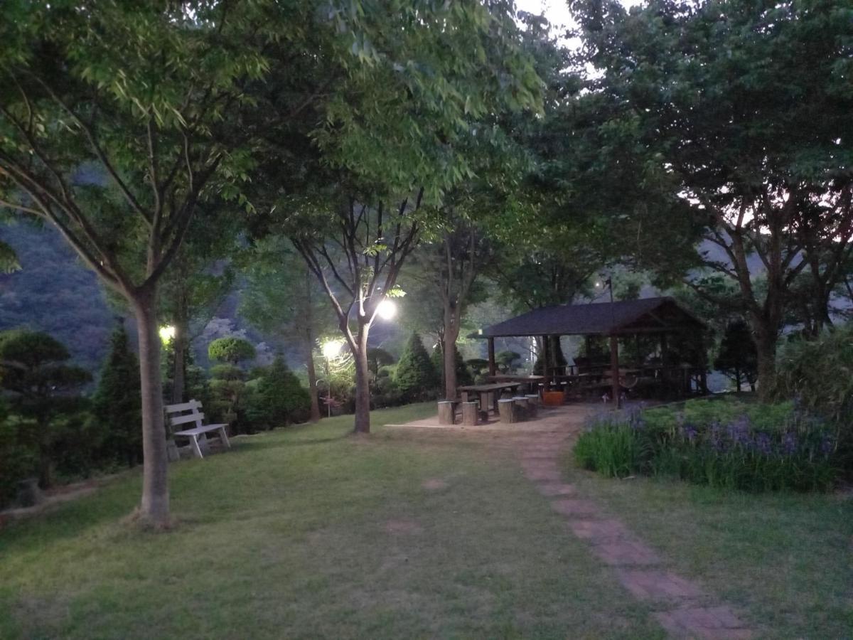 Chamjoeun Pension Chech'ŏn Extérieur photo