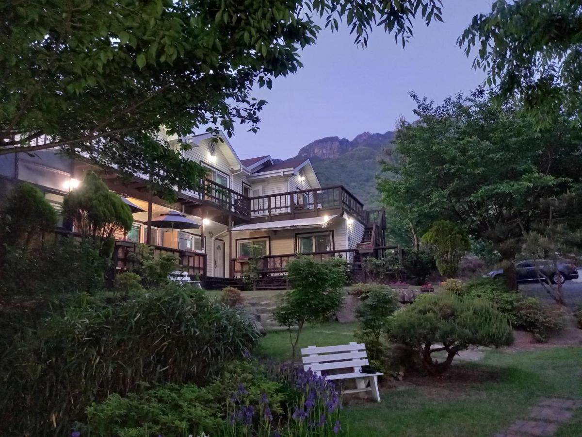 Chamjoeun Pension Chech'ŏn Extérieur photo